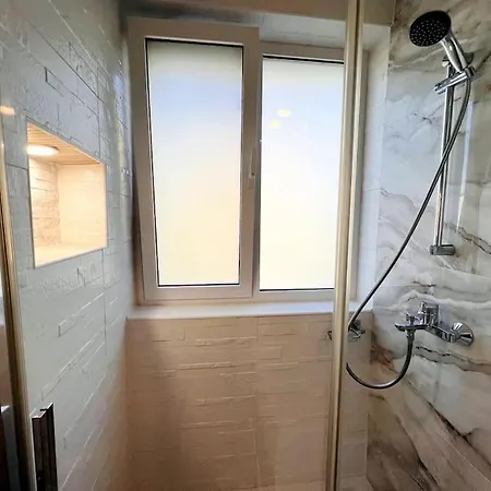 Royal Luxury Flat With 2 Bdr & 2 Balconies דירה בוקרשט