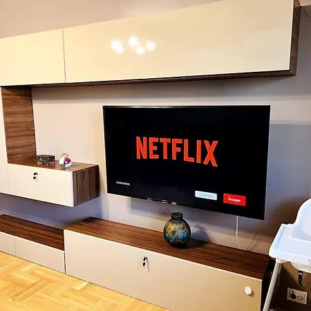 Apartamento Royal Luxury Flat With 2 Bdr & 2 Balconies Bucarest