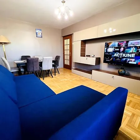 Royal Luxury Flat With 2 Bdr & 2 Balconies Apartmán